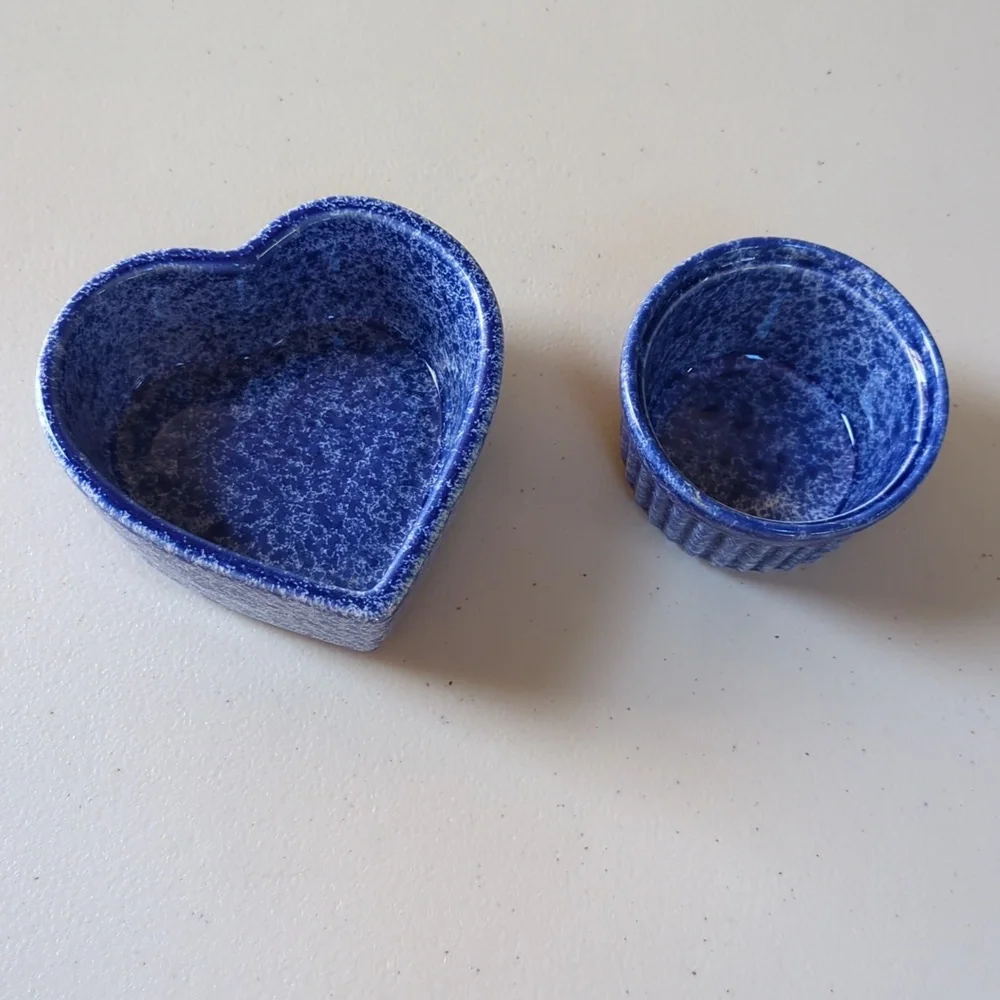 Coche stoneware by Eurogres vintage blue speckled heart and round mini c…